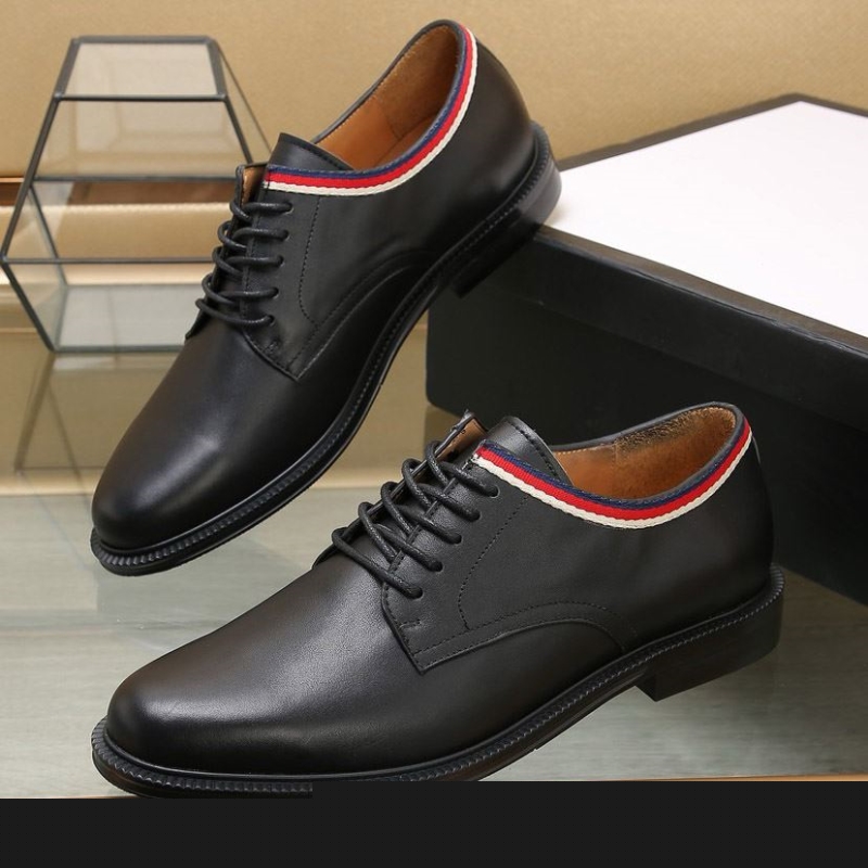 G*u*i leather shoes